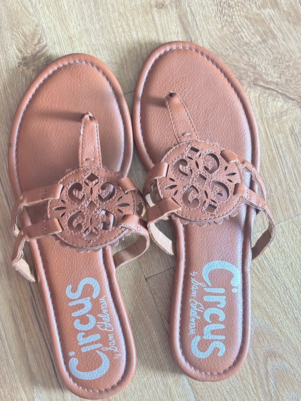 Circus by Sam Edelman Tan Brown Cutout Toe-Post Sandals